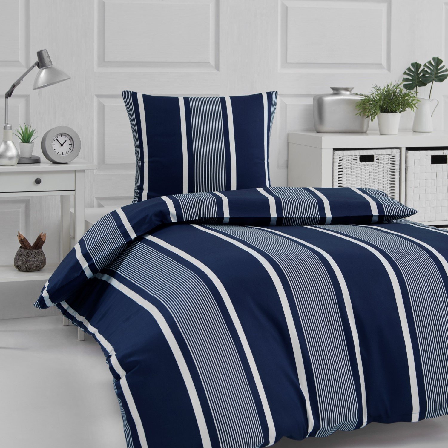 Individualitet rent højen Skagen sengetøj med mørkeblå striber - 100% bomuldssatin